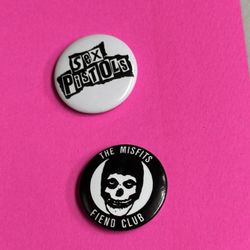 Fiend Club metal pin brooch Misfits skull logo and Rock Band Button