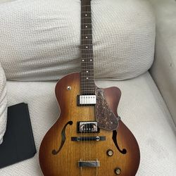 Godin 5th Avenue kingpin 2 Guitar