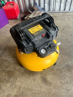 DeWalt 6-Gallon Pancake Air Compressor (165 PSI)