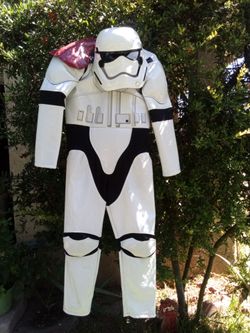 STAR WAS HALLOWEEN COSTUMES (SIZE 10-12)