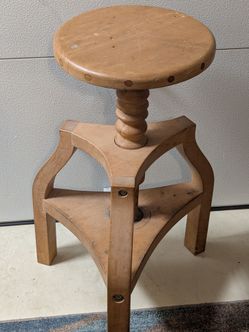 Vintage wood stool with adjustable height