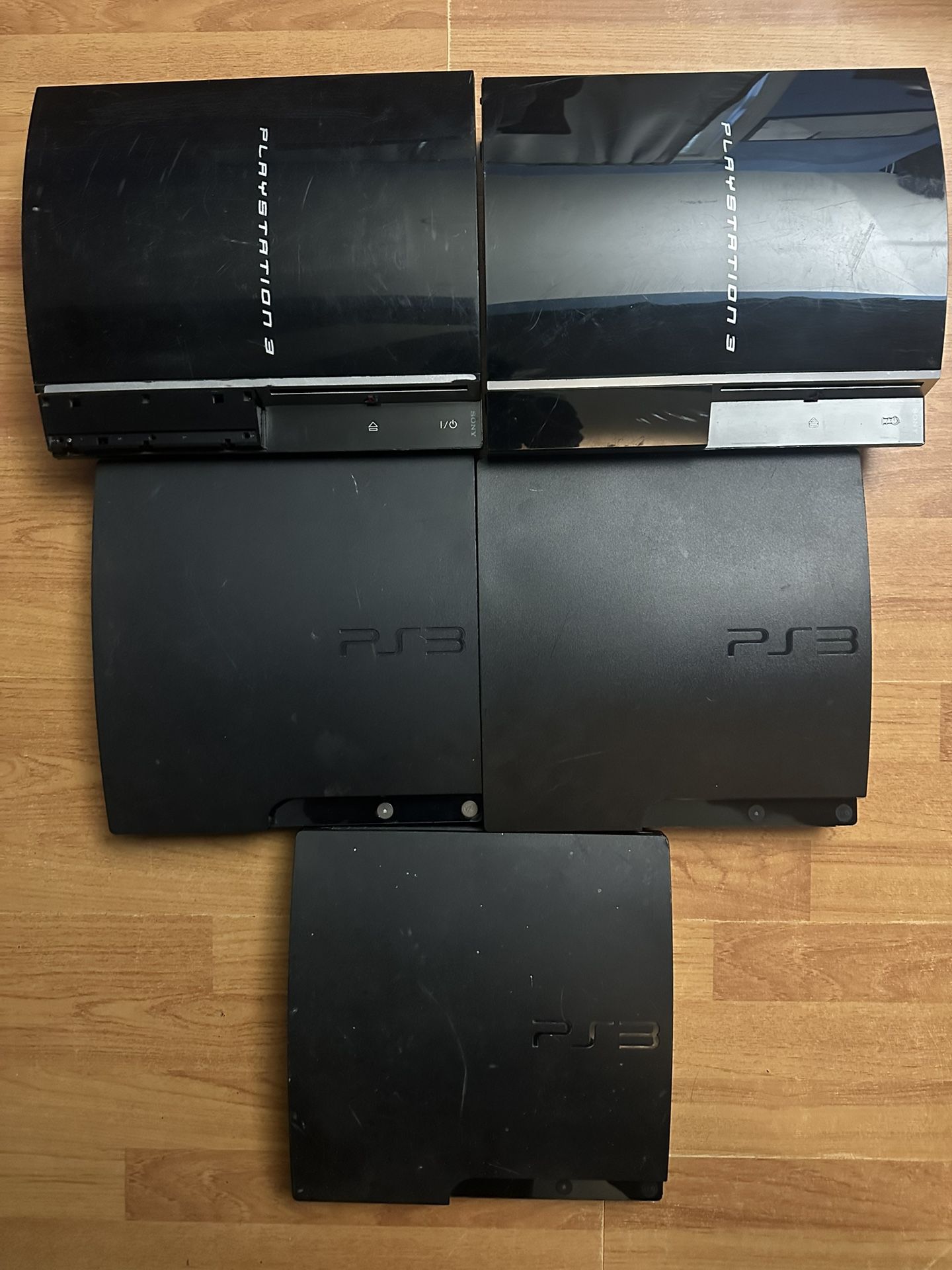 5 PS3 Consoles(FOR PARTS OR REPAIR)