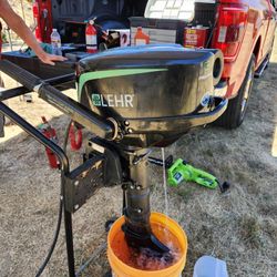 2-5HP Lehr Propane Outboard Motor w/extra parts
