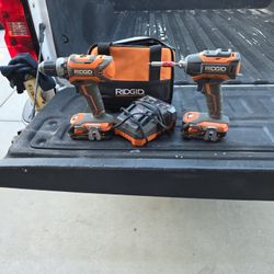 Ridgid Brushless Screw Guns With the Bag And Charger 