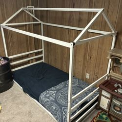🏠 Kids White Metal House Bed Frame – Twin Size (77.5” x 41” x 62.5”)