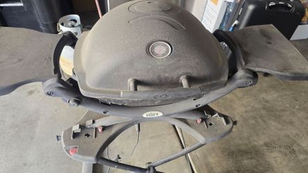 Weber grill and stand
