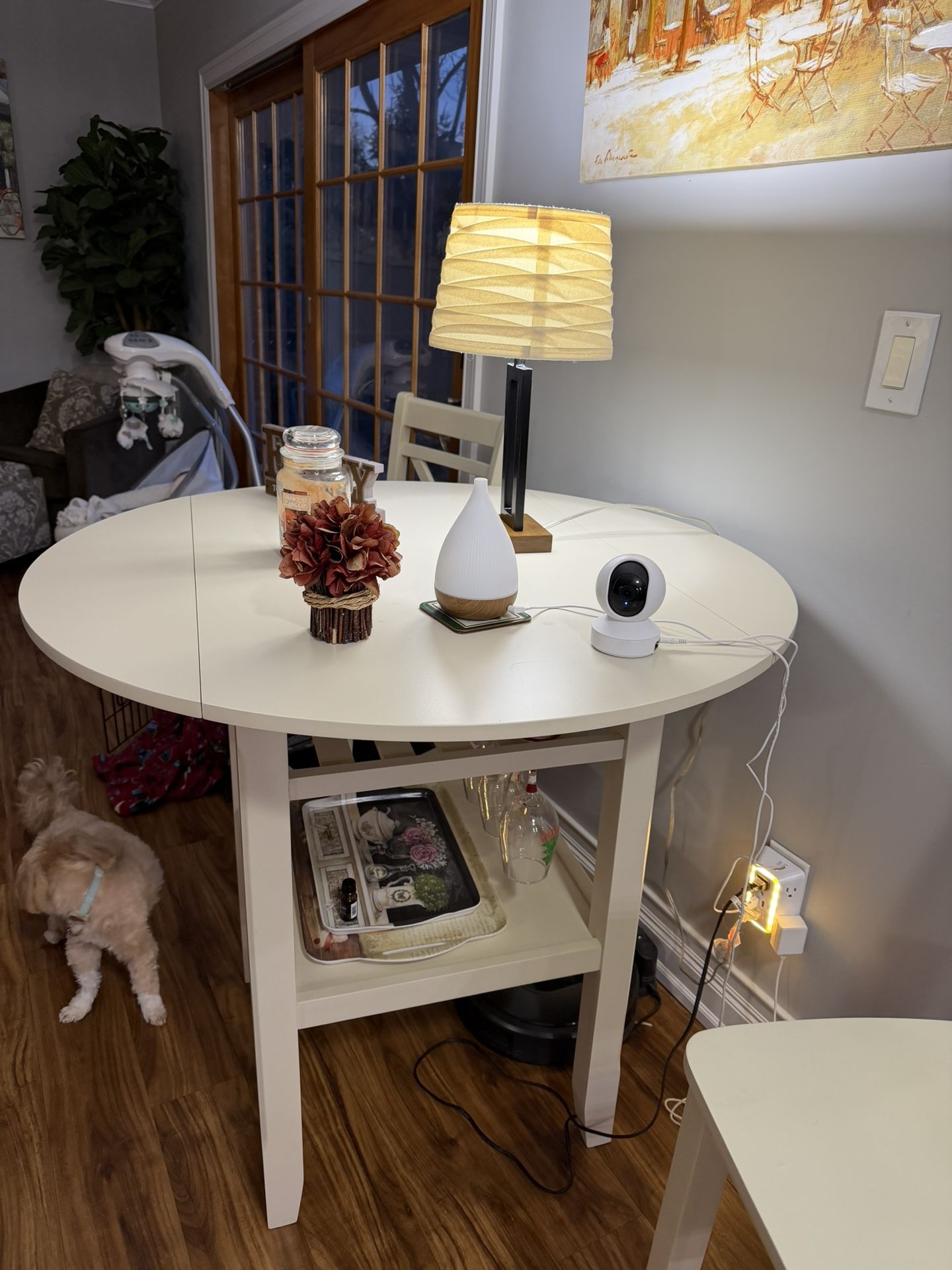 Kitchen Table With Fold down Leaves And 2 Chairs