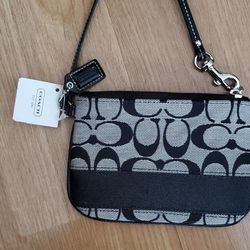 Coach Wristlet Purse With Storage Bag 