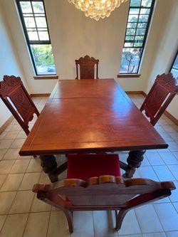 Dining room table