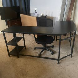 Desk With Chair 