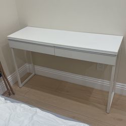 Desk.