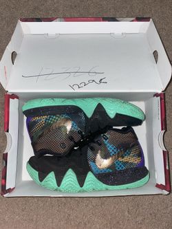 Nike Kyrie 4 Mamba Mentality Basketball Sneakers