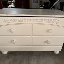 Dresser And Shelf Set
