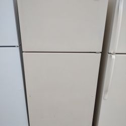 Nice Size Refrigerator Working Great Condition