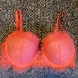 Victoria’s Secret 34D