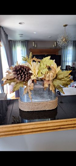 FLORAL ARRANGEMENT $10