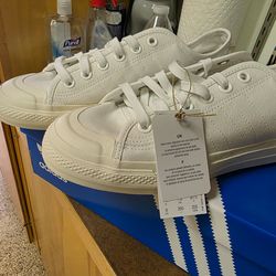 Brand new Adidas Nizza RF sneakers in off-white/cream