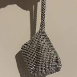 ✨ Sparkly Rhinestone Wristlet – Perfect for Holiday Parties