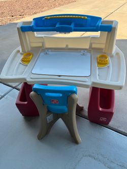 Kids desk