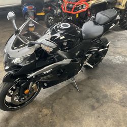 Suzuki GSX R1000 2014 In Excellent Condition 
