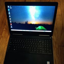 4K LCD Dell 16" Gaming Laptop Intel Quad Core i7-7920HQ 32 GB Ram 1 TB HD Nvidia M2200 4 GB GPU Webcam Windows 10