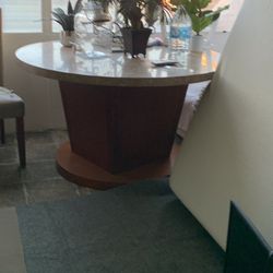 Round Dining Table With Four Chairs 