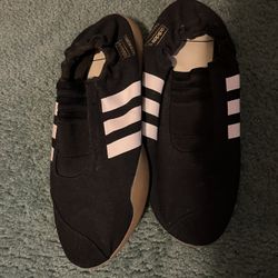 Adidas Sneakers