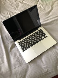 Macbook Pro intel i5 - 4gb Ram - 1gb gpu - 500GB drive