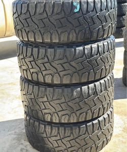 35*12/50r20 Toyo Tires con 70% de vid alas 4