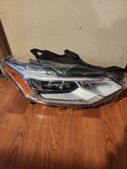 2020 chevi traverse rh headlight