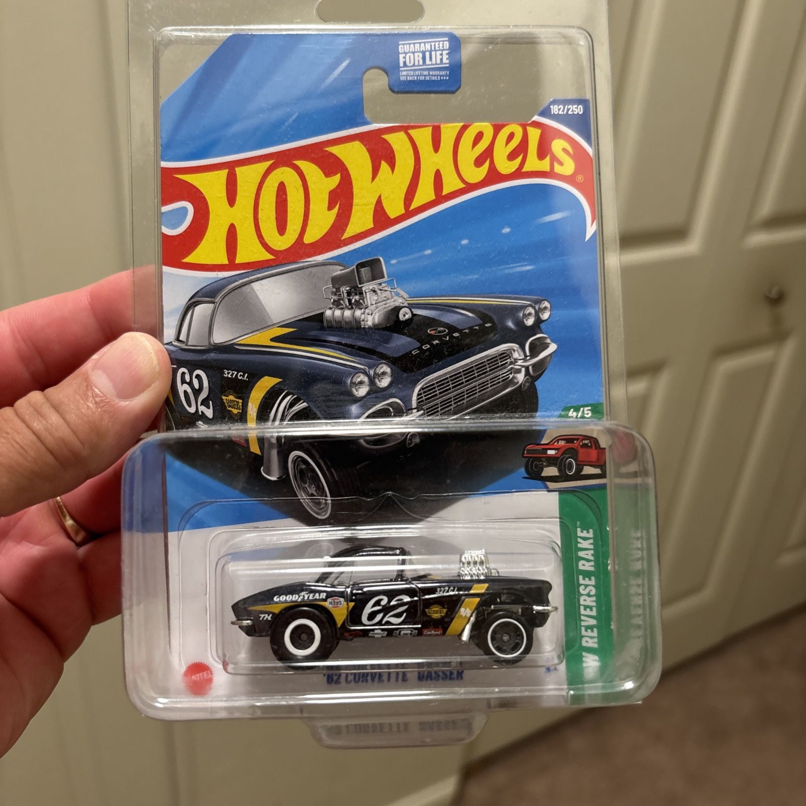 Hot Wheels 2025 J Case SuperTreasure Hunt '62 Corvette GasserW/ protector