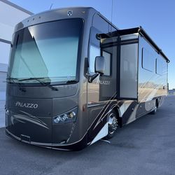 Palazzo Diesel Pusher Class A Motor Home