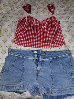 Levis shorts. Low Slouch 9 Jr. New