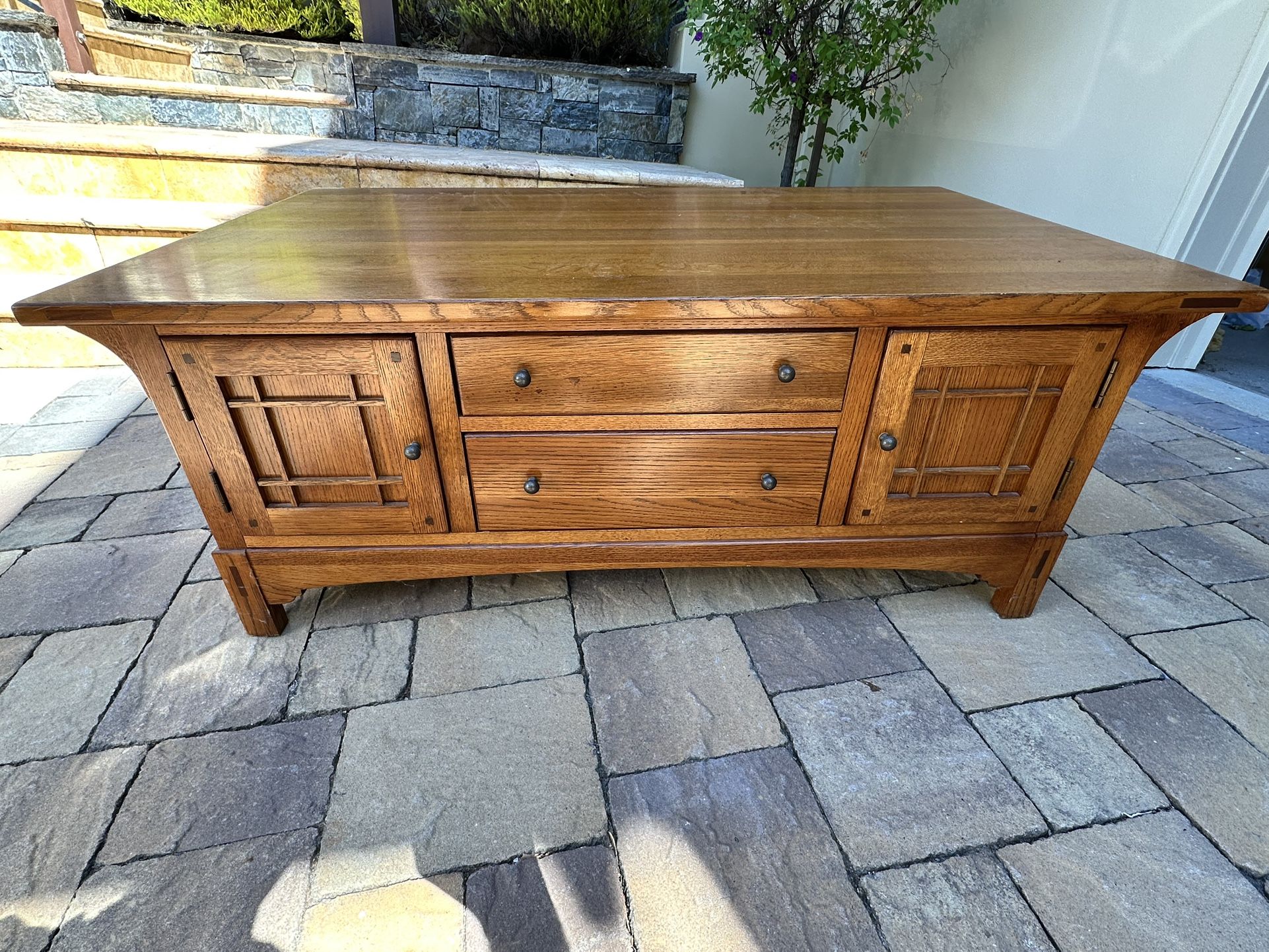 Lexington Home Furnishings Arts and Crafts Collection Coffee Table