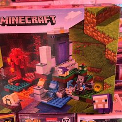 LEGO Minecraft The Ruined Portal Building Toy 21172 with Steve and Wither Skeleton Figures