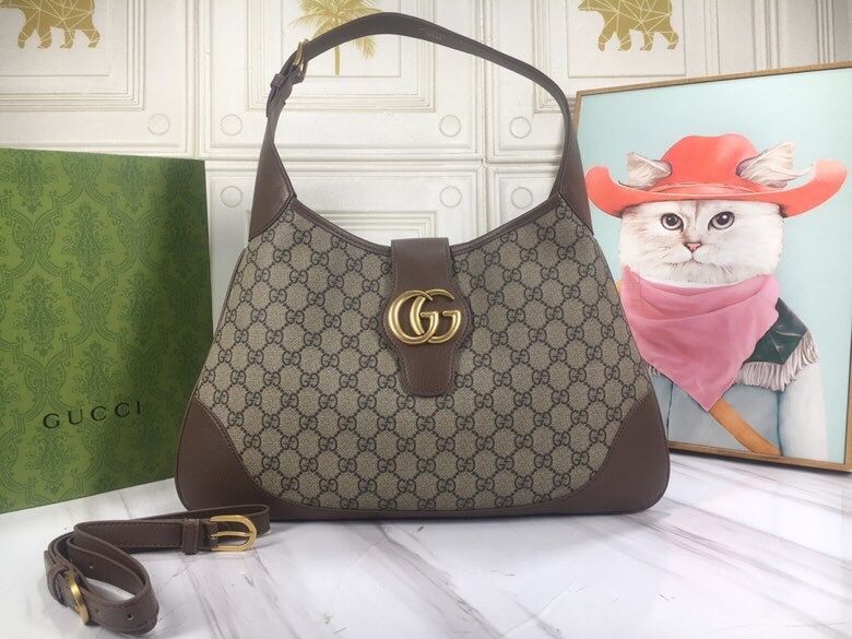 Fashionable women's shoulder bag