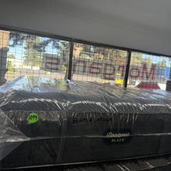QUEEN SIZE SIMMONS BEAUTYREST BLACK SERIES 2 (MEDIUM) MATTRESS & BOX SPRING BED SET