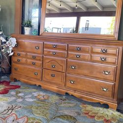Gorgeous Walnut Solid Wood Dresser Whit Removed Mirro 
