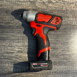 Milwaukee M12 2462-20 1/4” Hex Impact Driver w/ XC 6.0Ah Battery (Tested)