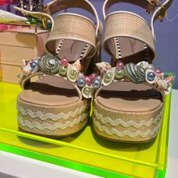 Betsy Johnson Shellie Heels 9.5 (NEED GONE) 