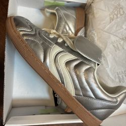 Women’s Madden NYC SZ 8 New In Box 