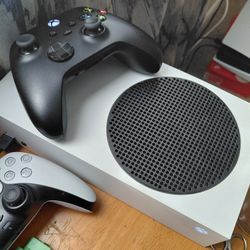 Xbox Series S  ,cords,controller