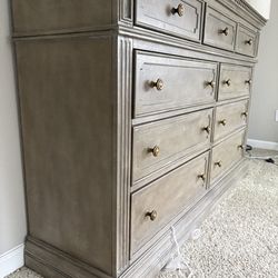 9 Chest Dresser