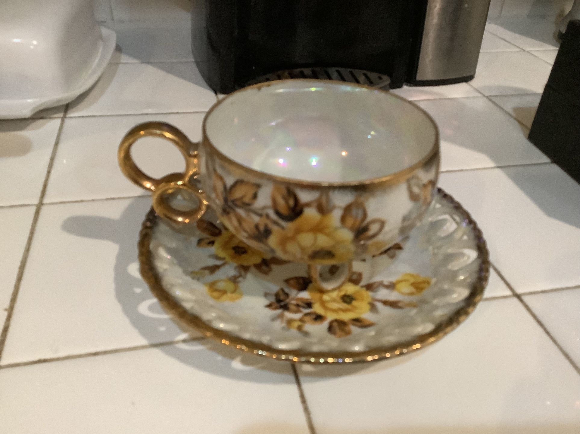 Bone China Antique Cup An Saucer