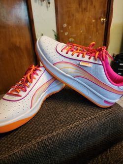 PUMAS COLAB WITH DUNKIN DONUTS SIZE 11.5 US