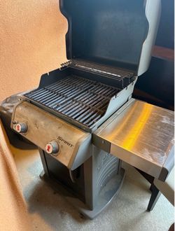 Weber Spirit II E-210 2-Burner Propane Grill – Works, Needs Cleaning – Pickup