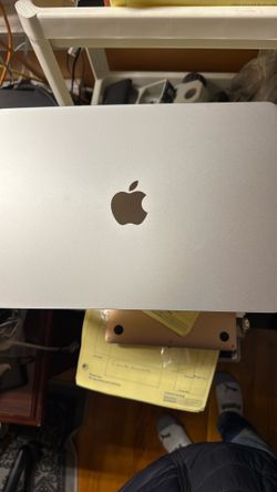 MacBook Air- M2 2022
