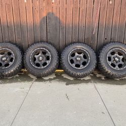 Set Of 4 KMC XD 6 Lug