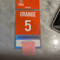 FINS ORANGE PARKING PASSES