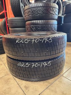 225 70R 19.5 CONTINENTAL TIRES 2257019.5 USED TIRES (PAIR)